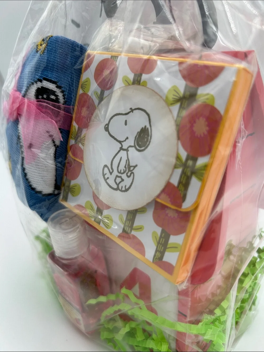 Snoopy Gift Set Perpetual Calendar, Pair of Socks, Post-it Note &Hand Sanitizer